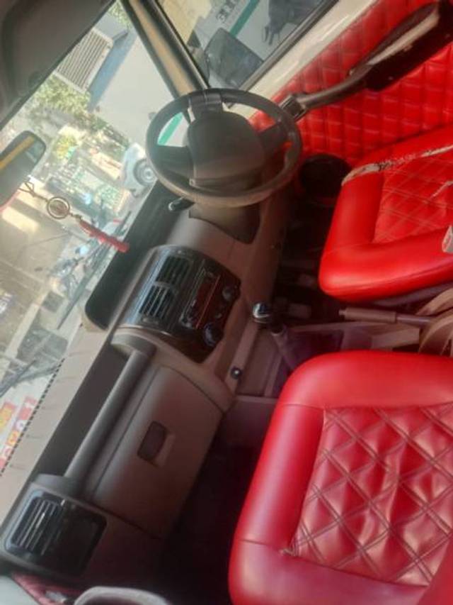 https://images10.gaadi.com/usedgaadi-sellcar/UsedCar/b798345a-d382-4360-aa3a-840ecf8614fa/c1c997a8-78fd-4da7-b8d5-d832957841ec.jpg?imwidth=6402