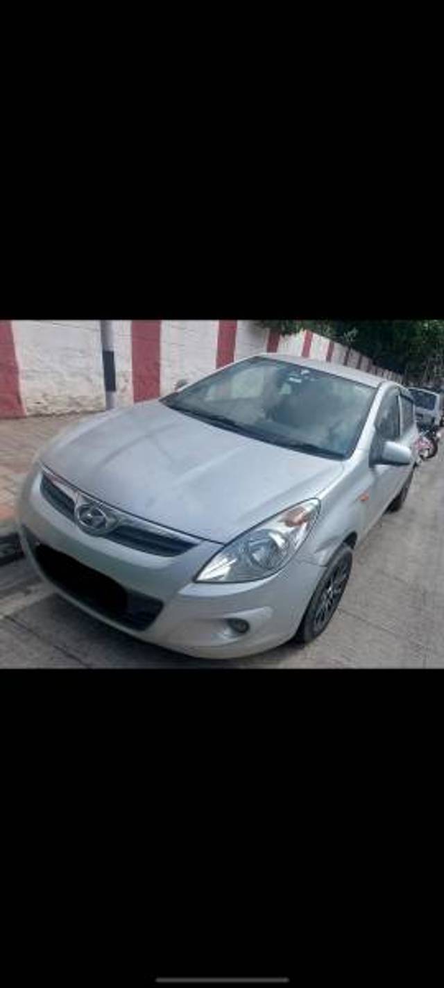 https://images10.gaadi.com/usedgaadi-sellcar/UsedCar/b7dd3a46-baac-46e8-812d-de984a8d59a2/29744fa4-6fb3-4be4-b33c-d06191bb23a7.jpg?imwidth=6401