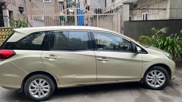 https://images10.gaadi.com/usedgaadi-sellcar/UsedCar/b7e09d1c-8c82-4e5c-a4ae-f49123820095/e3ef30ae-5242-4a25-a54c-b2065a5dbcad.jpeg?imwidth=6401