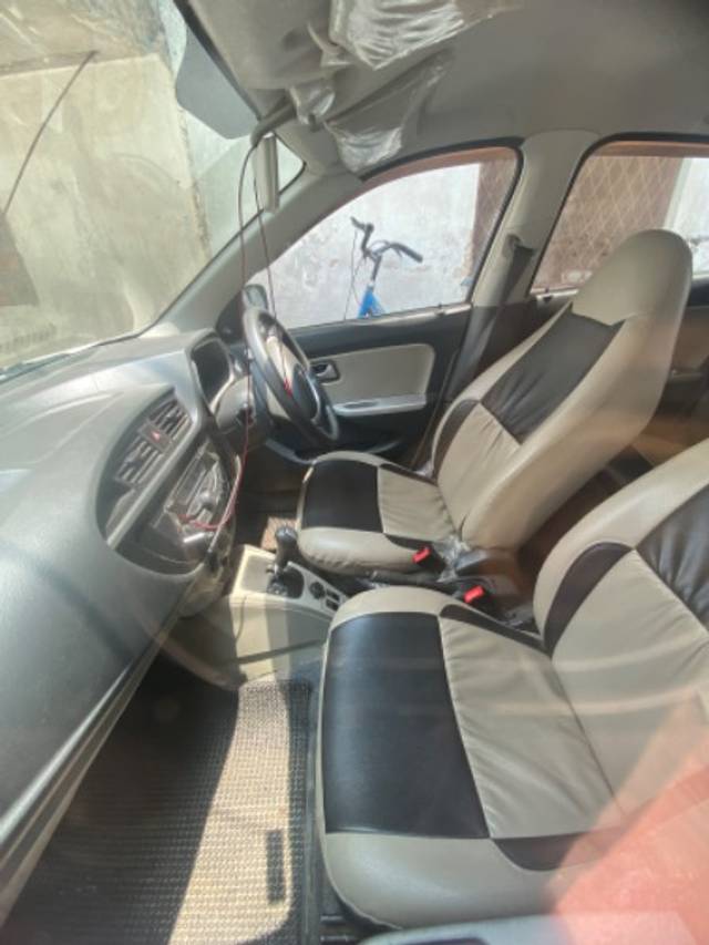 https://images10.gaadi.com/usedgaadi-sellcar/UsedCar/b7e333ea-3194-406b-b23c-03c5100951a4/58eb67a6-fce4-4cc4-8930-36a6eba5c9ed.jpeg?imwidth=6402