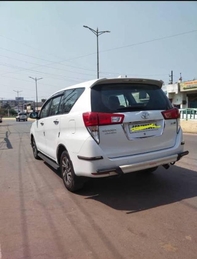 https://images10.gaadi.com/usedgaadi-sellcar/UsedCar/b8347cbc-2e1f-40bc-a475-61d49866fdbc/5b9700f1-5398-4fd5-9447-831553dadd05.jpg?imwidth=6402