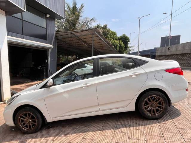 https://images10.gaadi.com/usedgaadi-sellcar/UsedCar/b839e276-ca18-4a65-867f-6957af843e9d/4e8ab041-c5f6-4395-a5a6-8dcdfa88de22.jpg?imwidth=6401