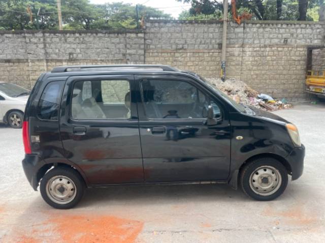 https://images10.gaadi.com/usedgaadi-sellcar/UsedCar/b8a6dc32-f5ed-40dd-b745-cad63e06c5bd/58fa8f24-b516-4720-9187-6ade14ccad17.jpeg?imwidth=6401