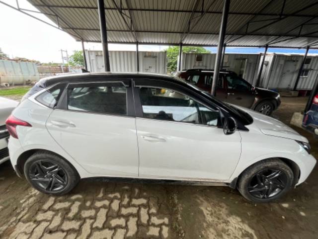 https://images10.gaadi.com/usedgaadi-sellcar/UsedCar/b8ac20ba-5e75-4c65-ab4c-4802403ddfd2/d824ca08-ed3f-44ec-92df-709706b1913c.jpeg?imwidth=6401