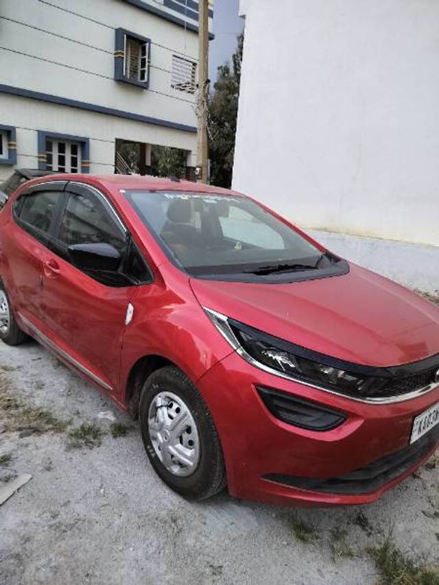 https://images10.gaadi.com/usedgaadi-sellcar/UsedCar/b8f96eea-81b9-486d-80e7-48b199f6ffe7/f0b449e8-776e-48bf-a7be-223e410cf15d.jpg?imwidth=6400