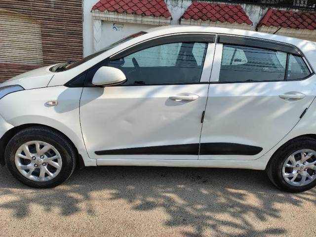 https://images10.gaadi.com/usedgaadi-sellcar/UsedCar/b90334b9-2cf3-4cea-8ef6-f245b3036b35/0963f8a2-f839-43c6-8dd6-d3f22f06f1bb.jpg?imwidth=6401