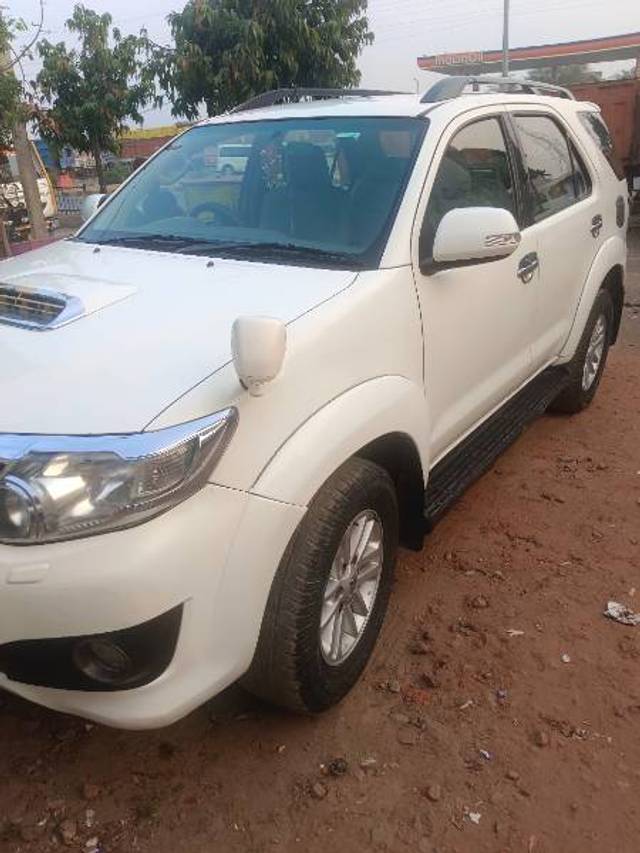 https://images10.gaadi.com/usedgaadi-sellcar/UsedCar/b92d3106-5f91-4535-9dd8-00735cd11eb5/8088fbf6-9c63-4b9c-8b79-273233f159f1.jpg?imwidth=6400
