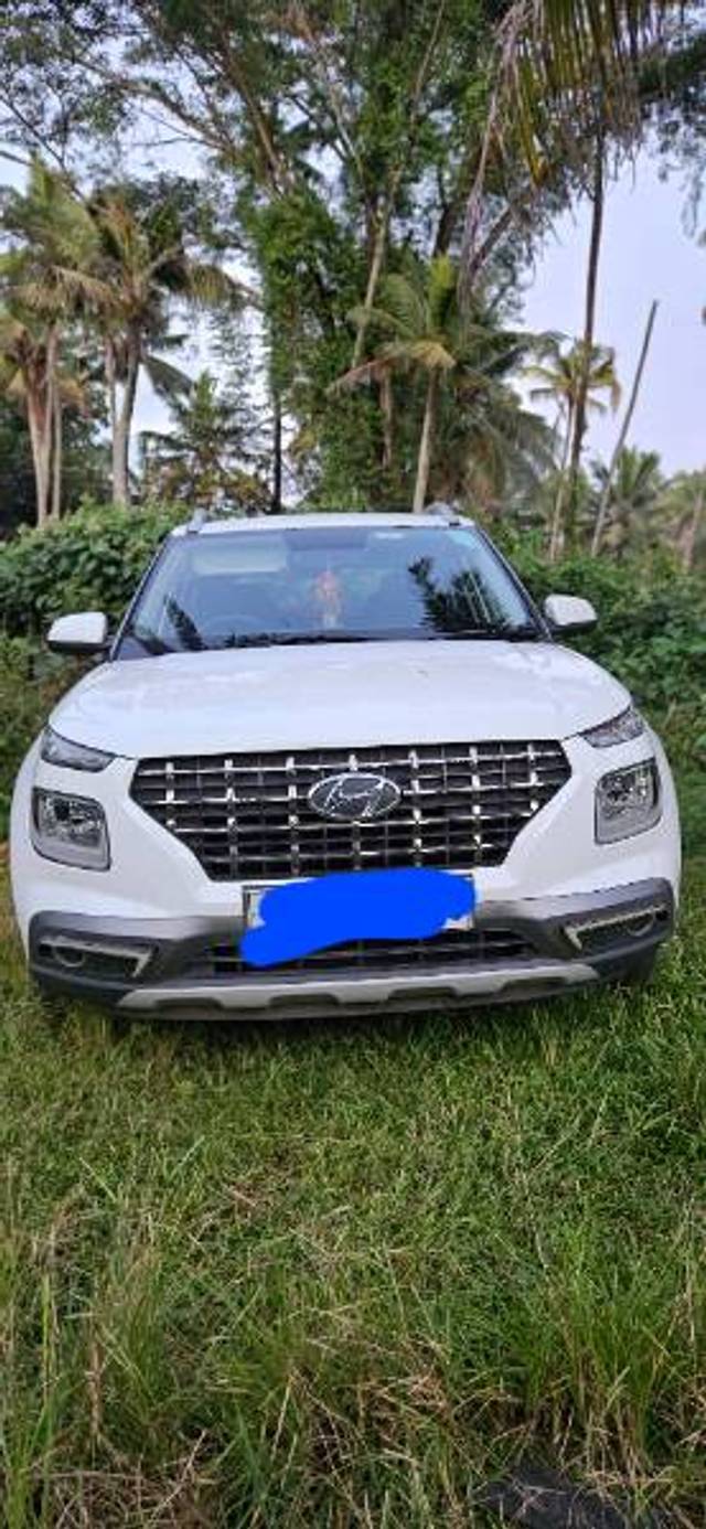 https://images10.gaadi.com/usedgaadi-sellcar/UsedCar/b93ee9bb-ac91-4a00-99a9-7bb5e7a09cf0/bc941434-b59f-4837-be32-969c37487e10.jpg?imwidth=6400