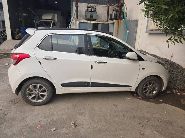 https://images10.gaadi.com/usedgaadi-sellcar/UsedCar/b93eed4c-f1c4-4c40-871e-8f698badca6d/112ce4b6-3f94-44ec-9259-ca3aecd9c202.jpg?imwidth=6401