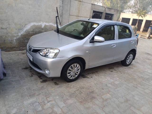 https://images10.gaadi.com/usedgaadi-sellcar/UsedCar/b953f6aa-0875-4c3d-b0a8-ea2f0ee67728/e4c45b52-9352-4443-9d49-ee1ddcf1f5ed.jpg?imwidth=6400