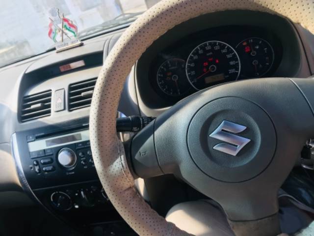 https://images10.gaadi.com/usedgaadi-sellcar/UsedCar/b98ff0aa-a6ca-414d-9ae2-d2897bc59b24/a6a66ad5-be0e-4c93-bc42-6230a10a2c2e.jpeg?imwidth=6402