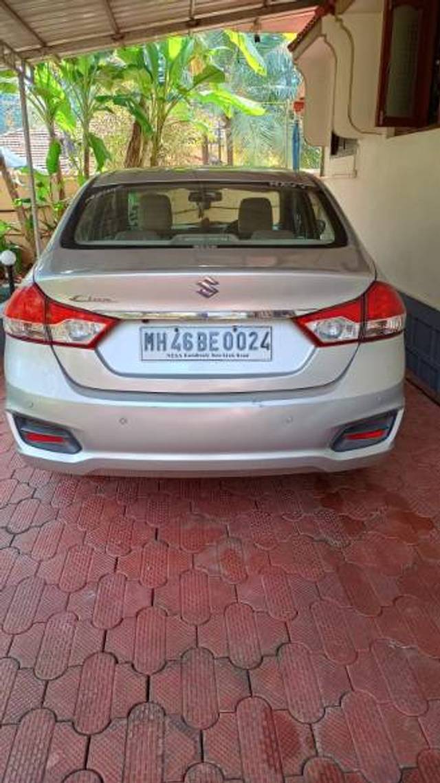 https://images10.gaadi.com/usedgaadi-sellcar/UsedCar/b9b6eedc-ce00-4001-b1a0-1d84c60bb064/52307a06-4409-4e71-9783-bc07f19b004f.jpeg?imwidth=6401