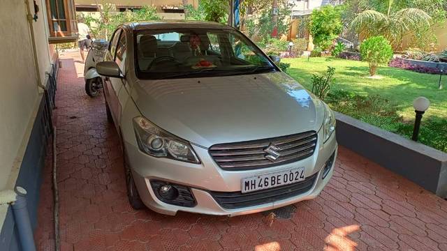 https://images10.gaadi.com/usedgaadi-sellcar/UsedCar/b9b6eedc-ce00-4001-b1a0-1d84c60bb064/c1a2b2af-a6d4-4277-9f61-fd59136165ff.jpeg?imwidth=6400