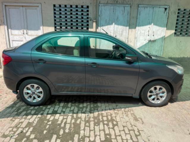 https://images10.gaadi.com/usedgaadi-sellcar/UsedCar/b9e08140-7a91-40ff-871b-30aeffb1edc5/91d6f5b1-1b09-4965-897b-60e06a85046b.jpeg?imwidth=6401