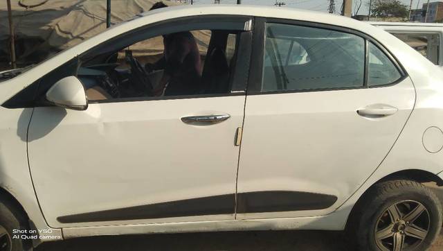 https://images10.gaadi.com/usedgaadi-sellcar/UsedCar/b9e6f528-1d65-4d55-9289-a25036e47460/34dde2dc-fc04-4a84-b1c5-bcf06bc61dd2.jpg?imwidth=6402
