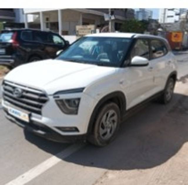 https://images10.gaadi.com/usedgaadi-sellcar/UsedCar/b9ecf494-8f0b-4630-99ff-50668365617e/d665f2dc-58a7-4ed5-8f26-998b4bbc6611.jpeg?imwidth=6400