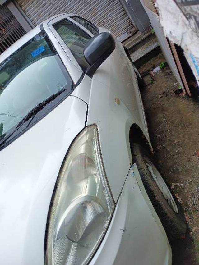 https://images10.gaadi.com/usedgaadi-sellcar/UsedCar/ba127437-5b59-4b3a-985b-80f4f3200d8b/8173a397-ca74-448a-9b82-d19c56c249f0.jpg?imwidth=6402