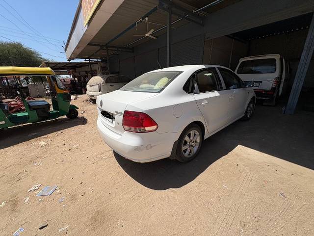 https://images10.gaadi.com/usedgaadi-sellcar/UsedCar/ba12efa7-c9c9-4404-8117-1c4a64cc5313/d25ead42-d476-481f-afb7-e8d9d34aff14.jpeg?imwidth=6402