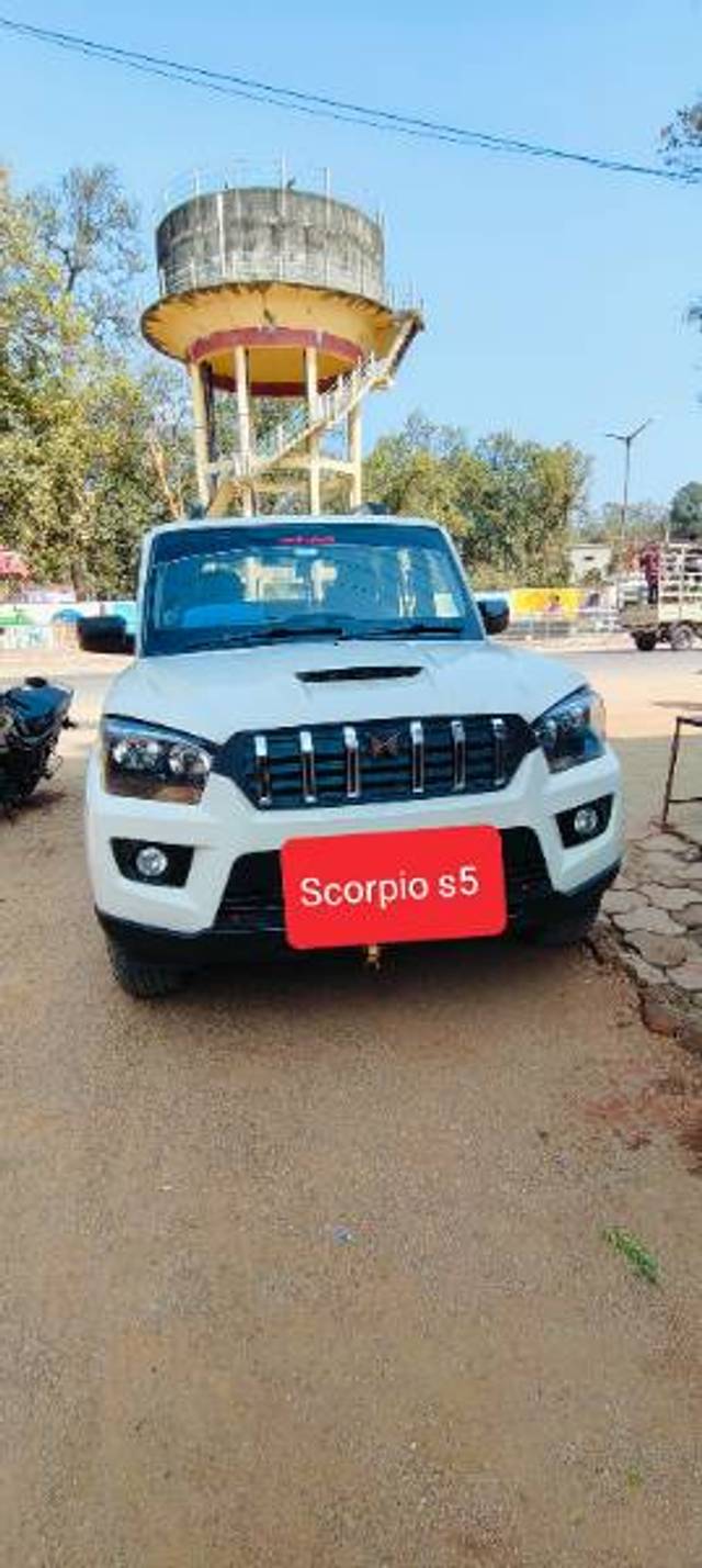 https://images10.gaadi.com/usedgaadi-sellcar/UsedCar/ba70c10e-dfd3-4302-b28d-2493056c9797/6bc424c0-3fc9-4df5-adc8-accc9e3dfcb6.jpg?imwidth=6400