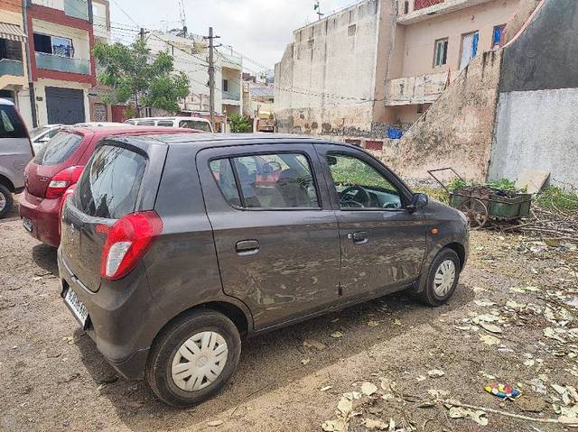 https://images10.gaadi.com/usedgaadi-sellcar/UsedCar/ba711849-e2a2-47a0-b8c7-f5ad84cbf956/13a30db4-597f-4241-b493-e0e8edb006fc.jpg?imwidth=6401