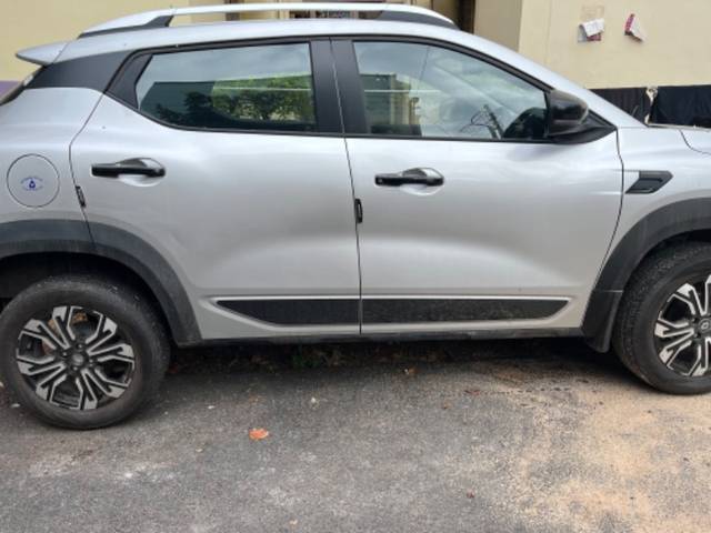 https://images10.gaadi.com/usedgaadi-sellcar/UsedCar/bb292203-e60b-41e4-ad23-bdfdc8ee0b27/b8e19810-078d-40bf-b95e-6a9ddb682f2b.jpeg?imwidth=6401