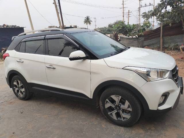 https://images10.gaadi.com/usedgaadi-sellcar/UsedCar/bb37a29d-b9a5-4dde-b6d9-b56c1f8f430a/e1375be7-8d9d-4520-810b-e9641436b2b2.jpg?imwidth=6400