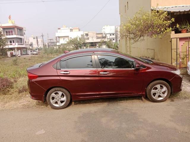 https://images10.gaadi.com/usedgaadi-sellcar/UsedCar/bb48c327-9c88-4adc-88f6-50f6220a58ce/b8f26ae2-a3bc-4a7a-9f49-15e9358b0aea.jpg?imwidth=6401