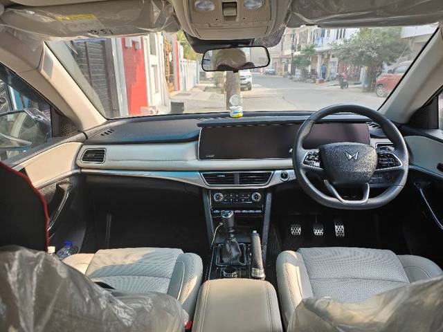 https://images10.gaadi.com/usedgaadi-sellcar/UsedCar/bb7aa8a1-3ffc-43ba-9648-24dc5fe1affc/0866cb26-41de-4002-9254-953d6b9351ee.jpg?imwidth=6402