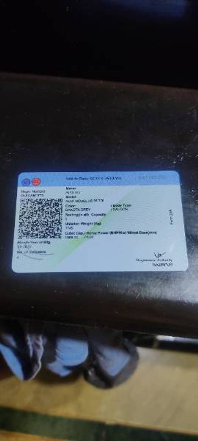 https://images10.gaadi.com/usedgaadi-sellcar/UsedCar/bb971f87-89ce-4175-ac35-f39d93f70264/65c0590a-f72f-4e99-a10c-277772298b39.jpg?imwidth=6402