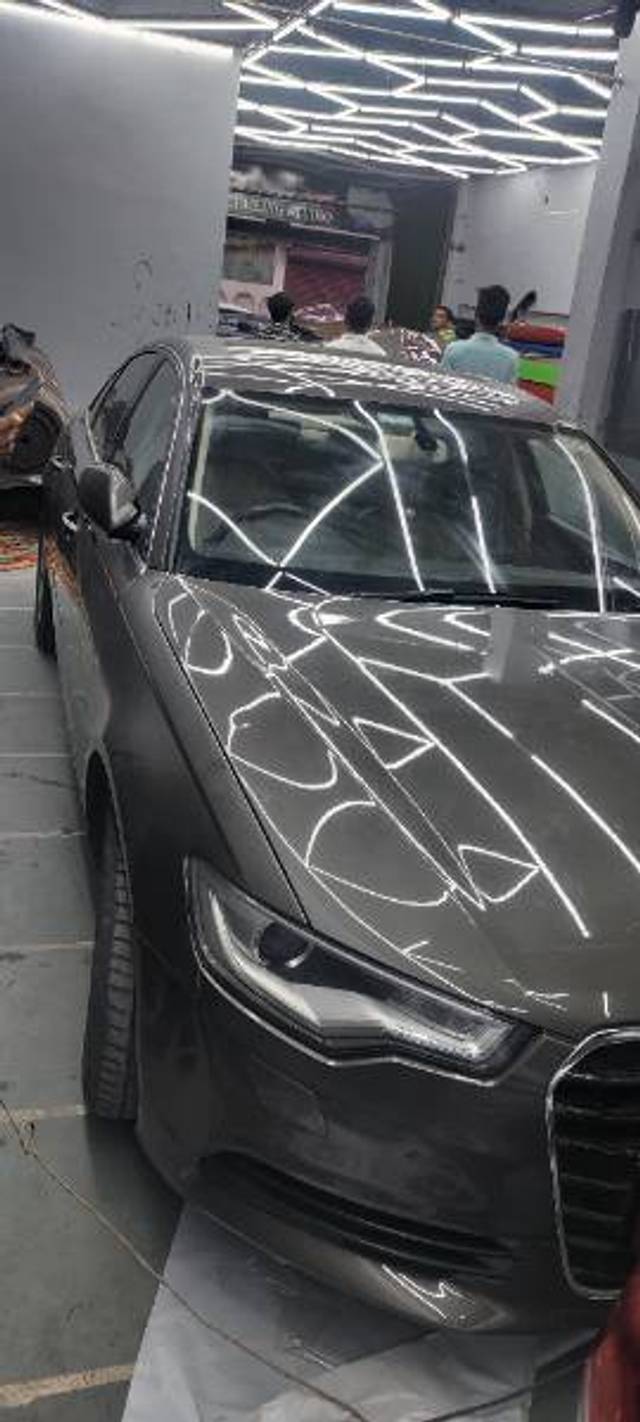 https://images10.gaadi.com/usedgaadi-sellcar/UsedCar/bb971f87-89ce-4175-ac35-f39d93f70264/e324a089-10b3-45da-81d7-559fa67feb93.jpg?imwidth=6400