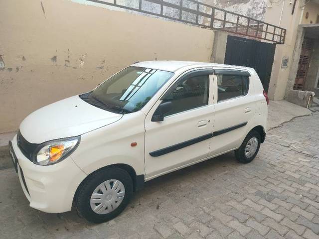 https://images10.gaadi.com/usedgaadi-sellcar/UsedCar/bbdee468-1f43-4535-a72c-89e347e59bdf/d33e8746-22ab-47ed-a4ab-1b1316eec130.jpg?imwidth=6400