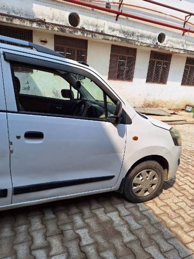 https://images10.gaadi.com/usedgaadi-sellcar/UsedCar/bbf37a28-8bdf-44c5-a1c4-6e4a7daadf98/b92527fb-d086-449d-bfbb-88d4c2a83a47.jpg?imwidth=6401