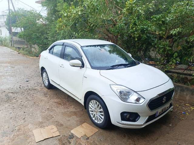 https://images10.gaadi.com/usedgaadi-sellcar/UsedCar/bc17569a-68ec-415a-af64-72a0dbed1d40/65439132-5023-4dcb-b68a-a7c731e21f98.jpg?imwidth=6400