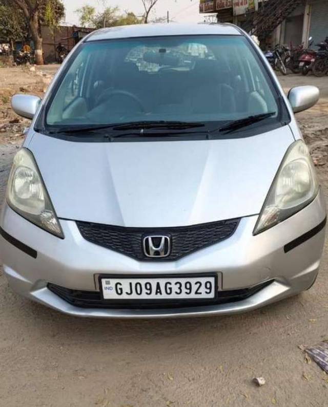 https://images10.gaadi.com/usedgaadi-sellcar/UsedCar/bc7ca917-4f63-4548-baa3-a21615ee8de7/87ecf0e4-6ada-4189-825b-19013b9d5a2d.jpeg?imwidth=6400