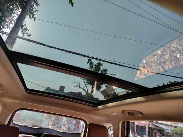 https://images10.gaadi.com/usedgaadi-sellcar/UsedCar/bc8255e7-4fda-440f-8c3c-803fd017c065/2f3c7d9a-5f05-4172-9157-99222f20f7dc.jpg?imwidth=6401