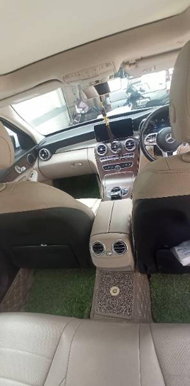 https://images10.gaadi.com/usedgaadi-sellcar/UsedCar/bcae8335-a0fc-434b-9ab6-10850d8c31de/fc0a21d0-fbfb-4972-acdb-f774678f6056.jpg?imwidth=6401