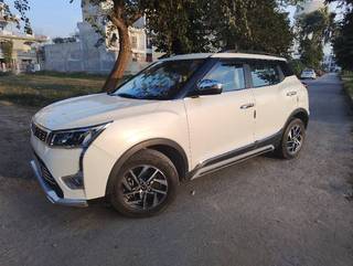 Mahindra XUV300 Mahindra XUV300 W8