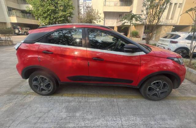 https://images10.gaadi.com/usedgaadi-sellcar/UsedCar/bd360f74-5eee-4c48-81f2-5e444866c937/dd6f9158-cfb4-4691-b75e-830f7677967a.jpg?imwidth=6401