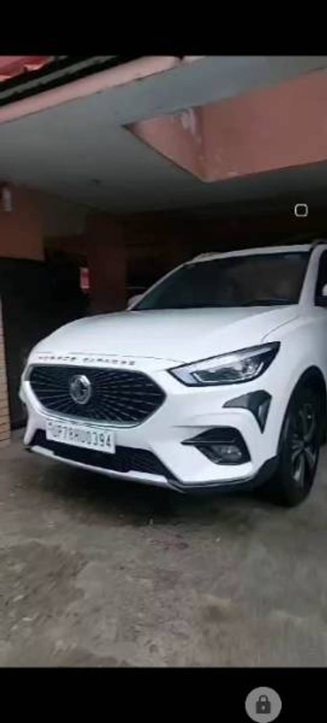 https://images10.gaadi.com/usedgaadi-sellcar/UsedCar/bd43cfeb-39e1-4213-9482-46e0d128bcbc/8400e36e-e7e2-4190-88c7-bb850ca8d514.jpg?imwidth=6400