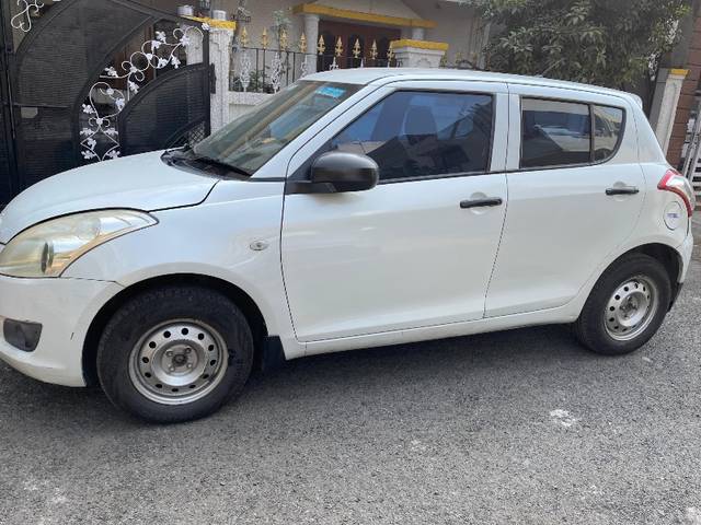 https://images10.gaadi.com/usedgaadi-sellcar/UsedCar/bd47a66d-8ead-4c6c-aa64-7600558cdbbb/3136c308-3b3b-4935-b44b-02d407f10721.jpeg?imwidth=6400