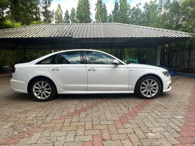 https://images10.gaadi.com/usedgaadi-sellcar/UsedCar/bd5b1f19-4cea-4182-9c85-641ba24cecce/86760c9c-4c44-4dc1-8ed5-596cdfcef707.jpg?imwidth=6401