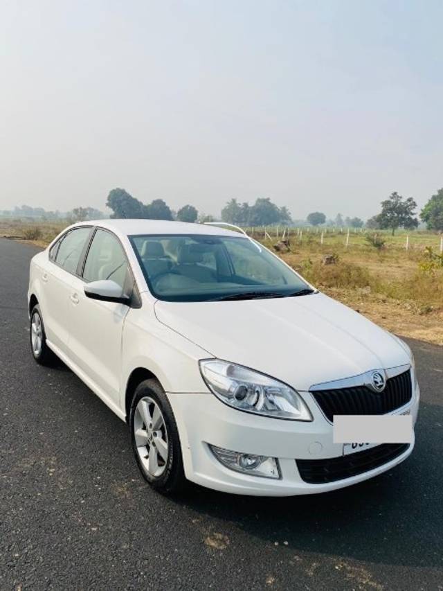 https://images10.gaadi.com/usedgaadi-sellcar/UsedCar/bd6be43a-d426-410a-9f04-aaddc1701fd6/694809bc-5f3e-4fb1-8699-62aca4d866c5.jpeg?imwidth=6400