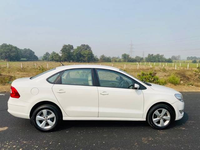 https://images10.gaadi.com/usedgaadi-sellcar/UsedCar/bd6be43a-d426-410a-9f04-aaddc1701fd6/d69d36b3-d005-4036-8191-1b7828197726.jpeg?imwidth=6401