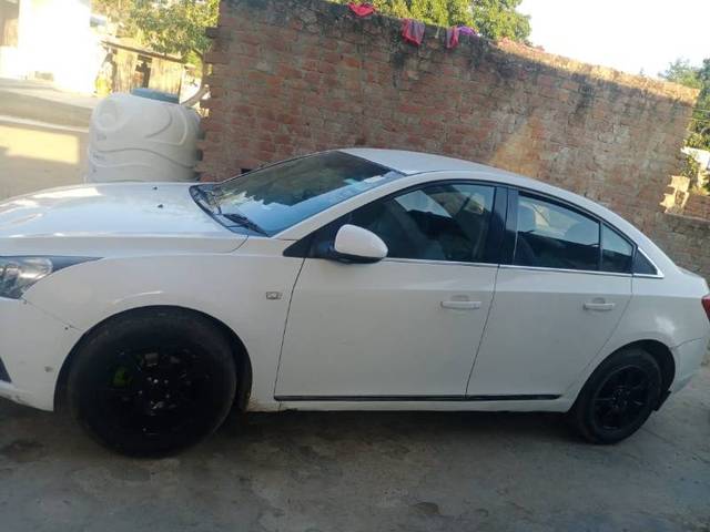https://images10.gaadi.com/usedgaadi-sellcar/UsedCar/bd6ebb47-e562-4e81-a0da-73b46ac029ef/4ca45657-7765-429d-88d1-0e2edee8cdef.jpg?imwidth=6401