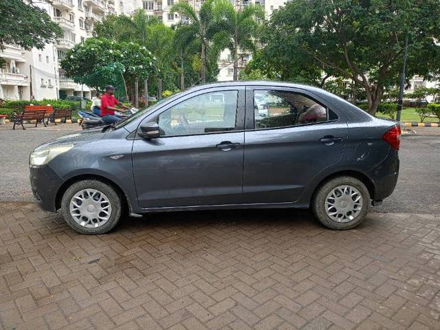 https://images10.gaadi.com/usedgaadi-sellcar/UsedCar/bd7f25ff-ca6c-4437-9acb-1362bf319ebf/7dbdd946-caf3-47b7-868a-85e123ed5187.jpg?imwidth=6401