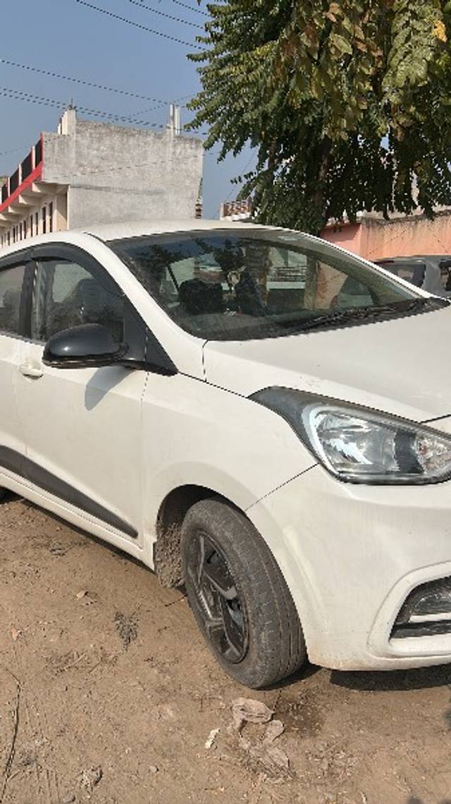 https://images10.gaadi.com/usedgaadi-sellcar/UsedCar/bd8cef52-8bac-4dea-bd15-8573d3768cdb/033b891c-cab6-437c-bed6-ec23a241a83d.jpeg?imwidth=6400