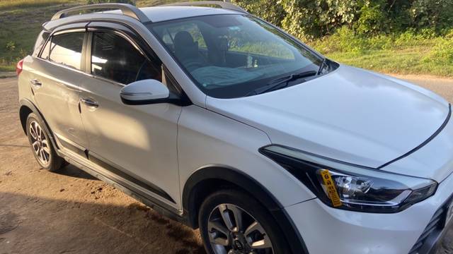 https://images10.gaadi.com/usedgaadi-sellcar/UsedCar/bda1010d-7db5-4a03-8507-614cfe021a9d/30bbee52-13e8-4e0f-accb-320ed5c72a56.jpeg?imwidth=6400