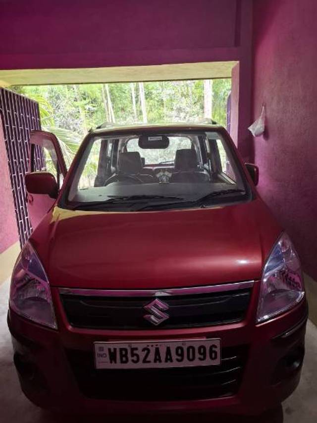 https://images10.gaadi.com/usedgaadi-sellcar/UsedCar/bdcb23a8-2968-49eb-aa1b-211021f7b7c3/fca47fe2-d831-4bd8-9545-e9e27255e137.jpg?imwidth=6400