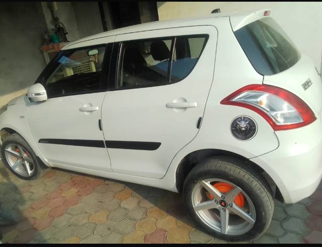 https://images10.gaadi.com/usedgaadi-sellcar/UsedCar/be487836-88ab-4674-b1eb-0d2930b6045c/229d0839-c5b8-45fc-86eb-59e5256823a9.jpeg?imwidth=6400