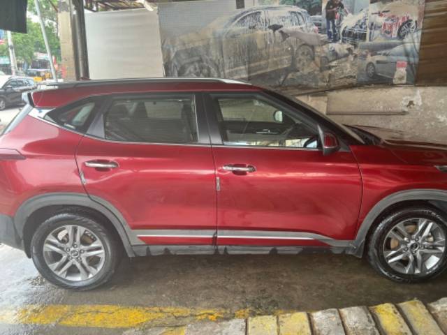 https://images10.gaadi.com/usedgaadi-sellcar/UsedCar/be4bcbed-6394-4826-88d3-a3dfebc20979/0478da2a-b0d4-4e1a-8f19-ae68aa3a61ad.jpg?imwidth=6401